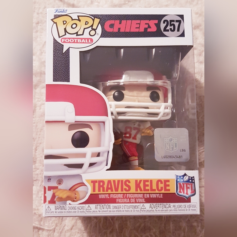 Funko Pop! Football Travis Kelce Kansas City Chiefs #257 Away Game White Jersey